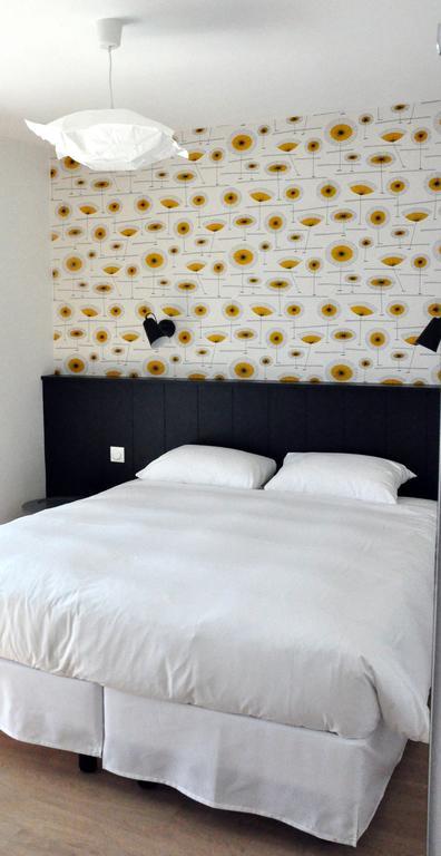 Logis Hotel Du Port Plobannalec 外观 照片